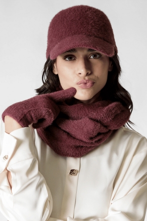 Комплект бейзболна шапка, кръгъл шал и ръкавици от мъхеста материя HatYou, Бордо 