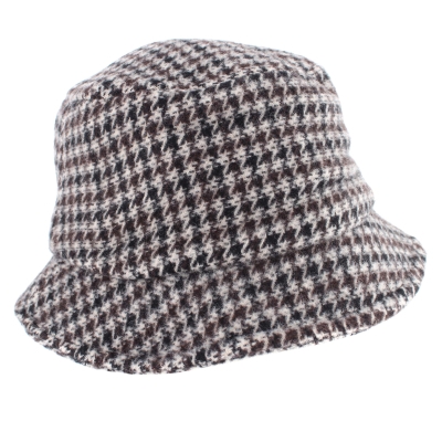 Мека зимна шапка с периферия HatYou CP3644, Бежов/Кафяв