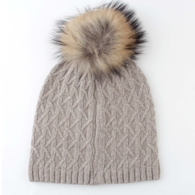 Pălăria tricotată pentru femei Granadilla JG5332