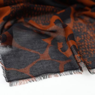 Fine large bamboo scarf HatYou, 70 × 190 cm | Black / brick
