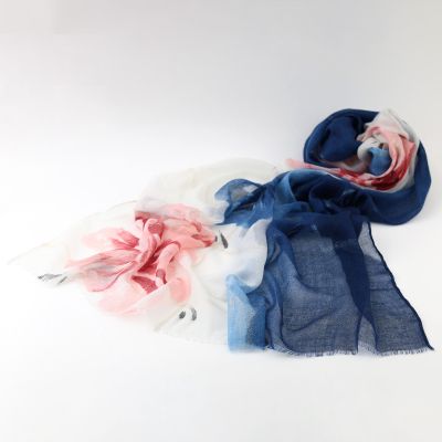 Дамски летен шал с акварелни мотиви и златисти линии HatYou, 70×190 см |Син