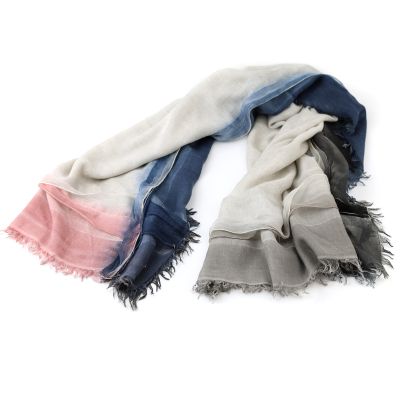 Women's scarf with gradient colors Granadilla, 140×145 cm | Beige