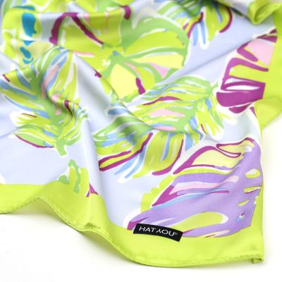 Small women's square scarf HatYou | 70x70 cm | Floral motif in light green and purple