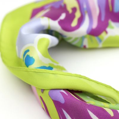 Small women's square scarf HatYou | 70x70 cm | Floral motif in light green and purple